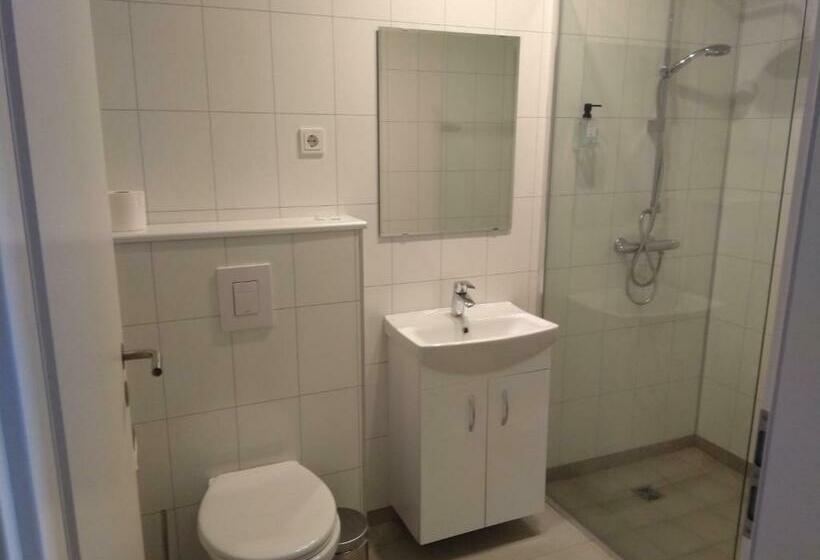 اتاق سوپریور, Kanslarinn Hella