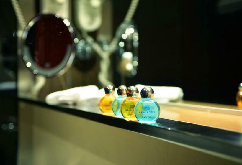 اتاق استاندارد, Nane