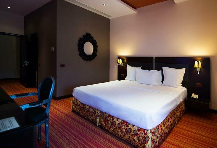 اتاق استاندارد, Nane