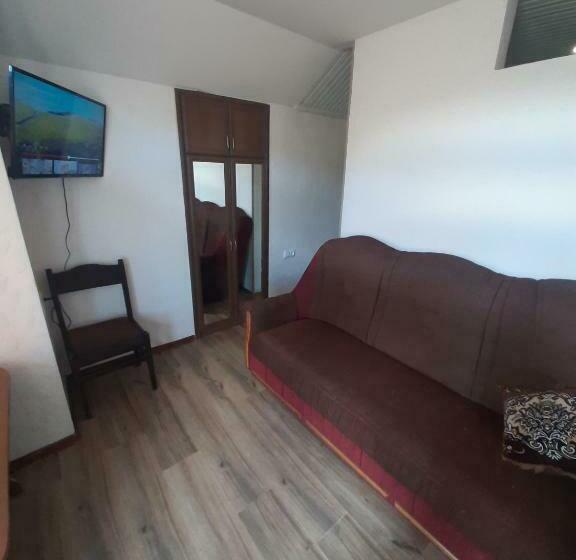 اتاق استاندارد چهار تخته, Narvar