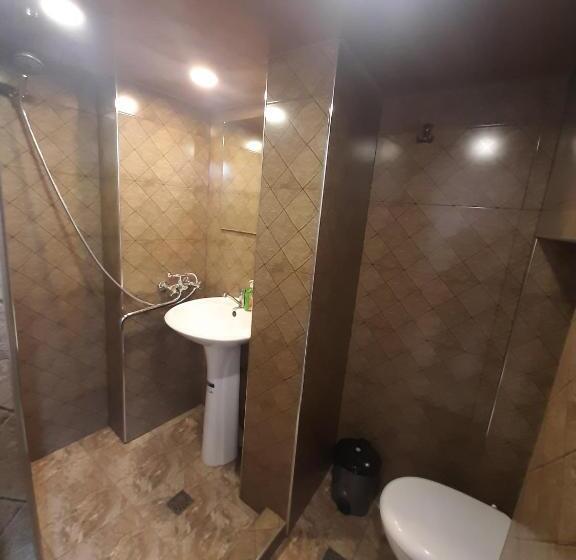 اتاق استاندارد چهار تخته, Narvar