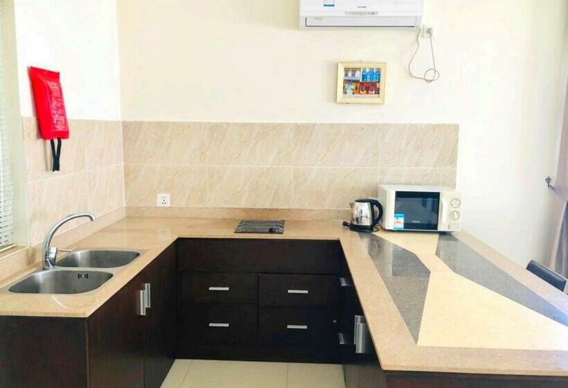 سوییت لوکس, Plaza