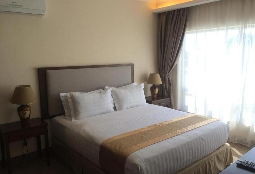 سوییت لوکس, Plaza