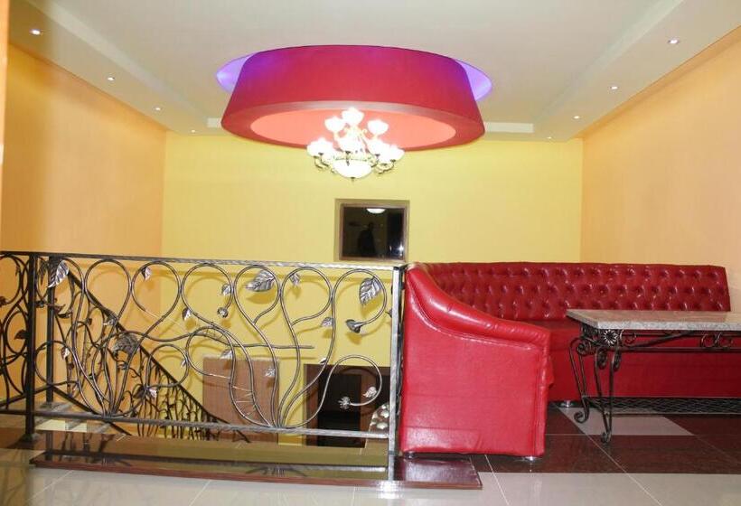 Camera Economy, Princ Plaza