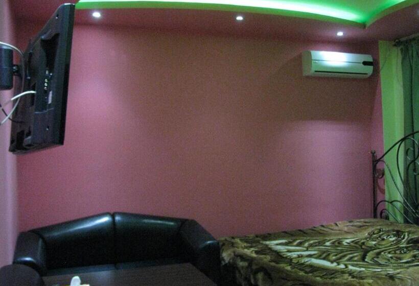 Camera Basic, Princ Plaza