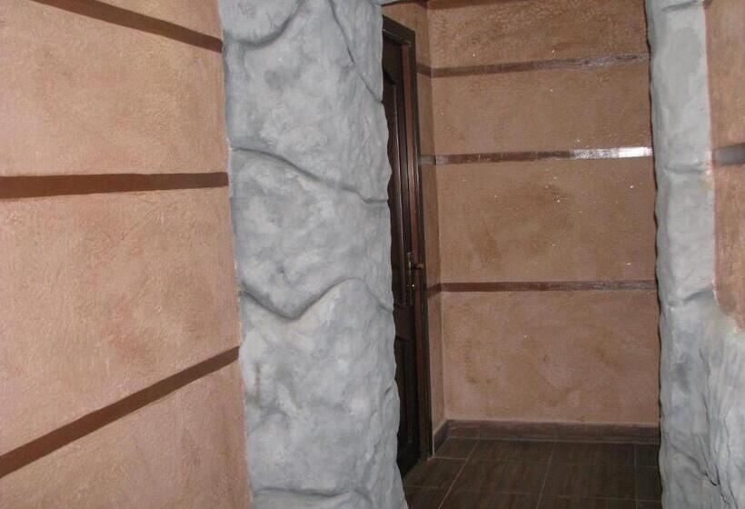 Camera Standard, Princ Plaza