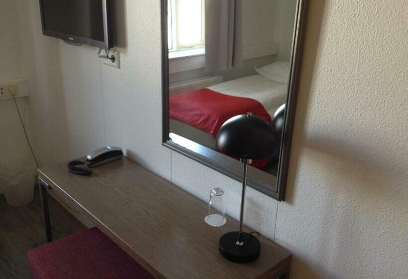 اتاق استاندارد یک نفره, Vestmannaeyjar