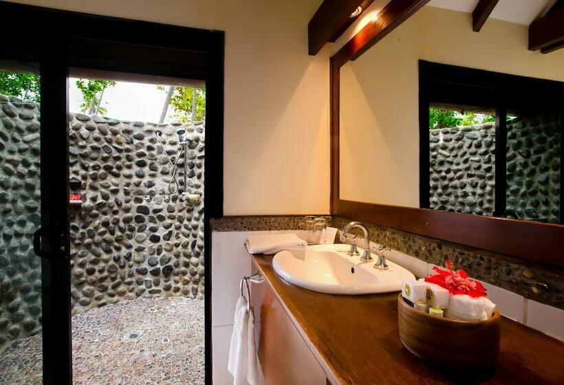 بنجلو قياسى, Mana Island Resort & Spa   Fiji