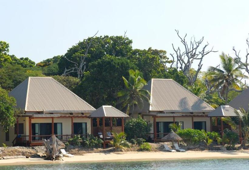 Bungalow Deluxe, Mana Island Resort & Spa   Fiji
