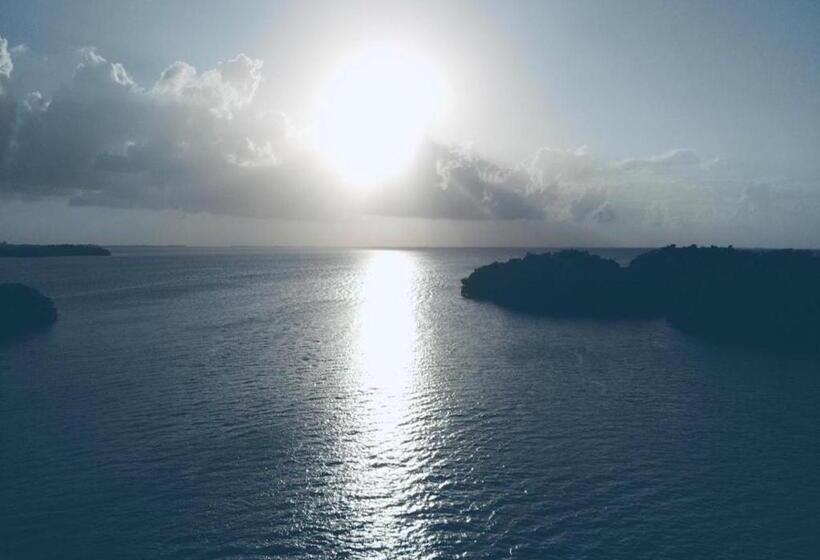 Вилла 2 Спальни Вид на Море, Shaka Caye All Inclusive Resort