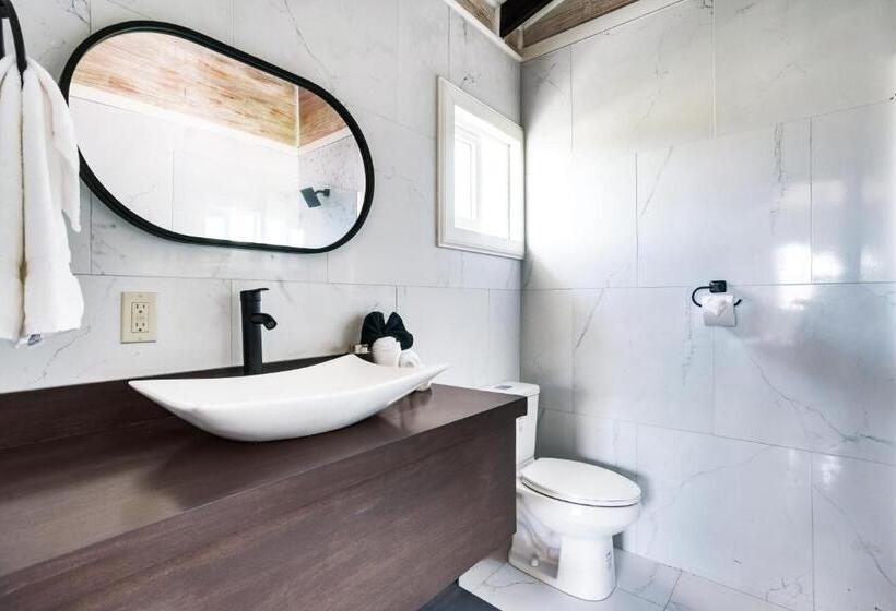 Вилла 2 Спальни Вид на Море, Shaka Caye All Inclusive Resort
