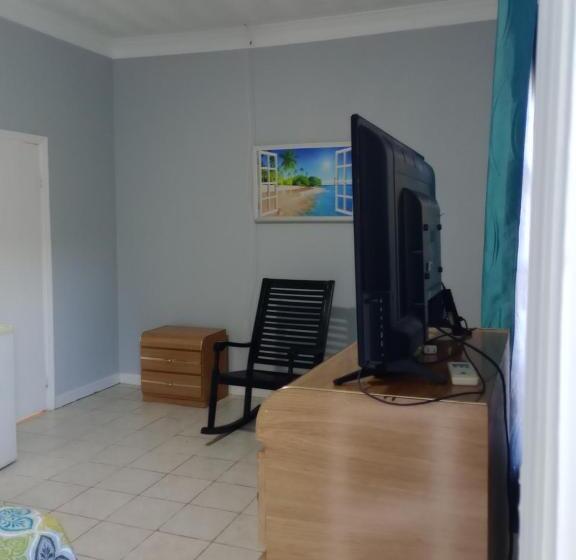 اتاق لوکس, Surfers Manor