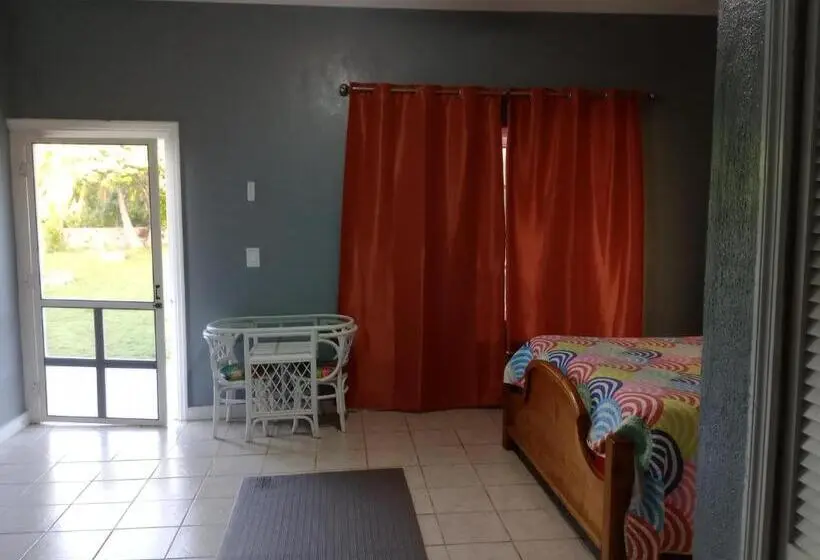 اتاق استاندارد با چشم‌انداز باغ, Surfers Manor