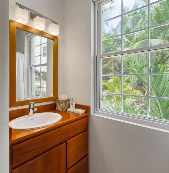 סטודיו בסיסי, Weezie S Ocean Front Hotel And Garden Cottages