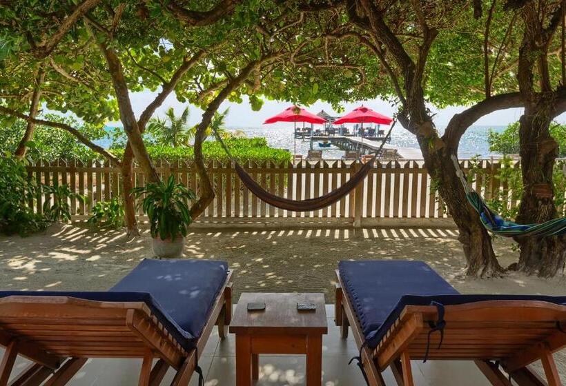 Люкс Кровать Кинг, Weezie S Ocean Front Hotel And Garden Cottages