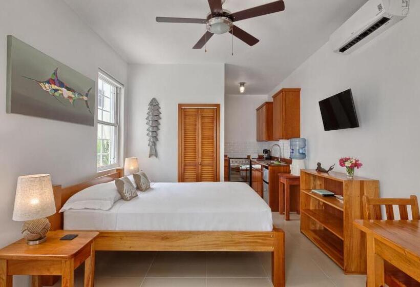 סטודיו בסיסי, Weezie S Ocean Front Hotel And Garden Cottages