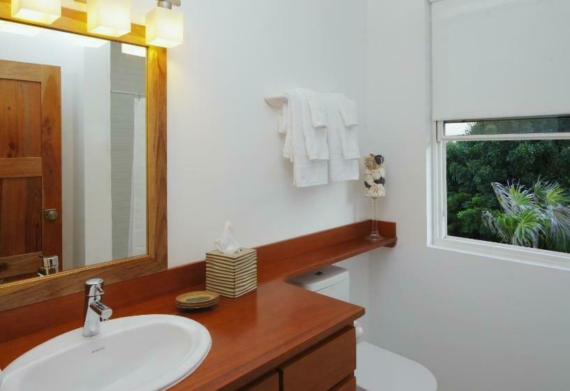 סוויטה נוף לים, Weezie S Ocean Front Hotel And Garden Cottages