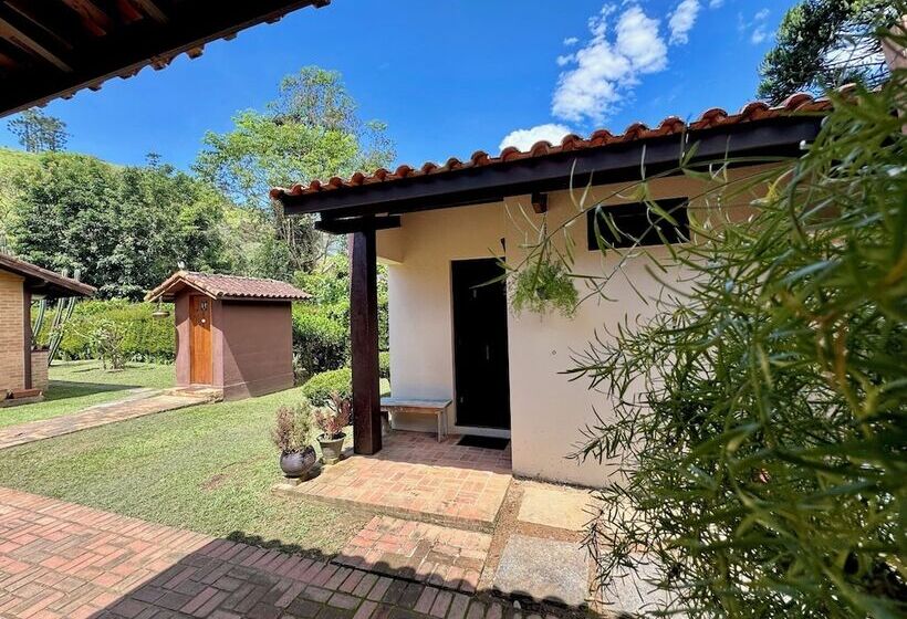 کلبه ییلاقی, Pousada Chalés Jardim Das Bromélias   Visconde De Mauá