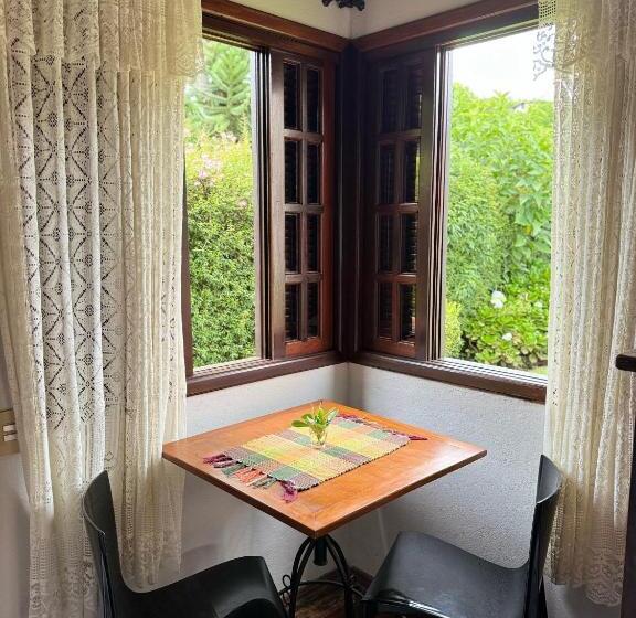 کلبه ییلاقی, Pousada Chalés Jardim Das Bromélias   Visconde De Mauá