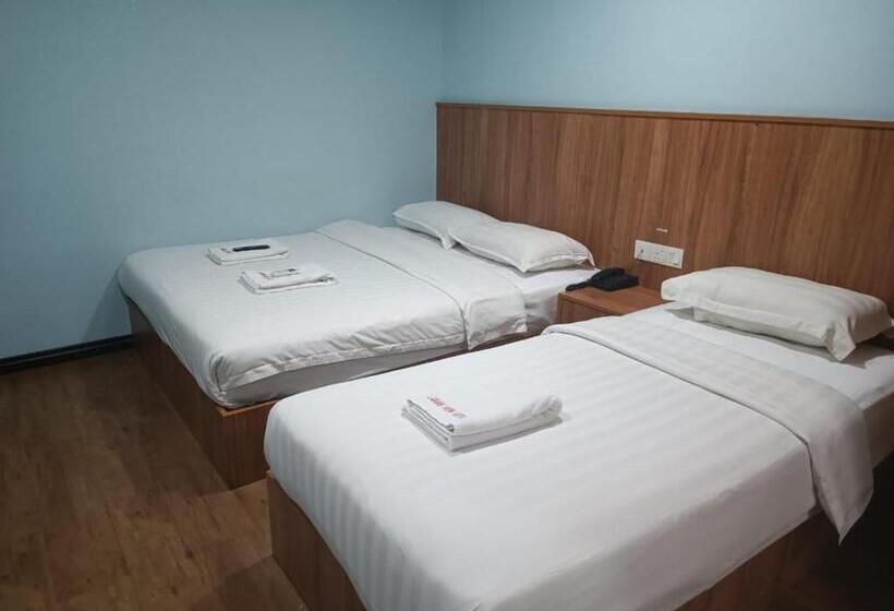 חדר משפחתי, Ambassador Labuan View