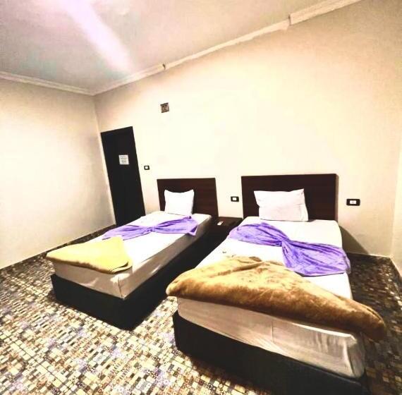 اتاق لوکس با بالکن, Khufu House 1