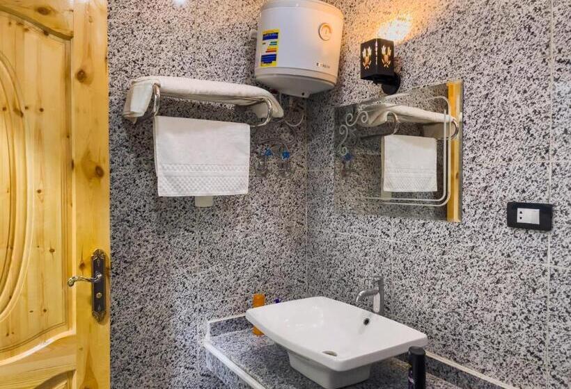 اتاق لوکس, Khufu House 1