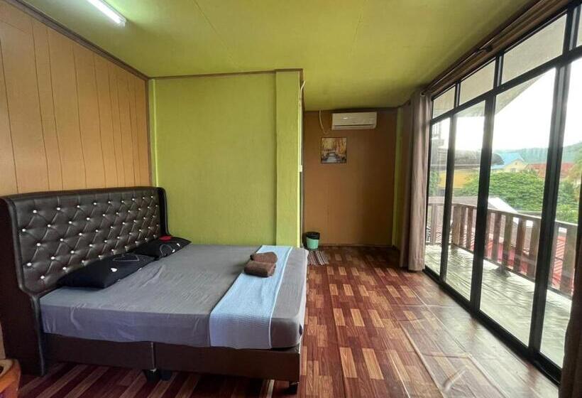 غرفة قياسية مطلّة علي البحر مزوَّدة بشُرفة, Perhentian Hazipah