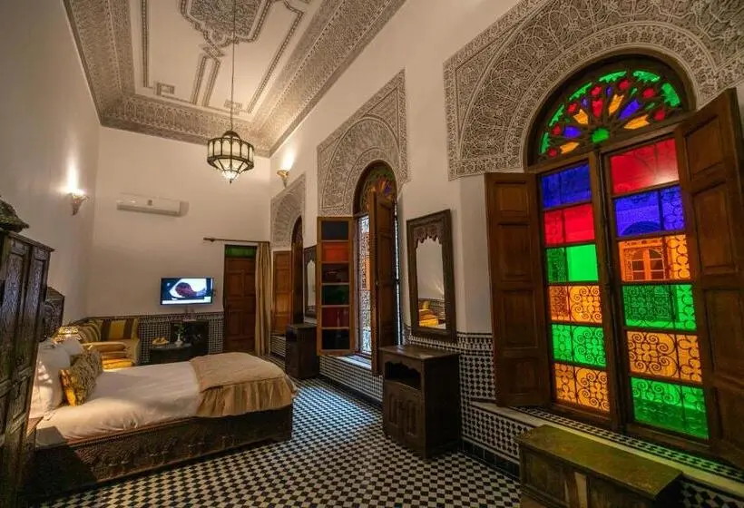 سوئیت با تخت بزرگ, La Perle De La Medina