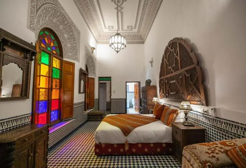 سوئیت با تخت بزرگ, La Perle De La Medina