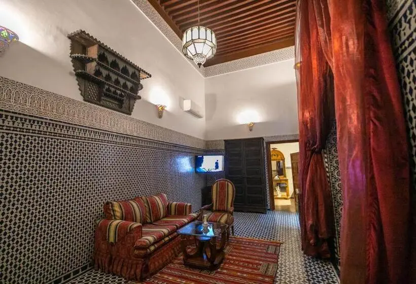 سوییت خانوادگی, La Perle De La Medina