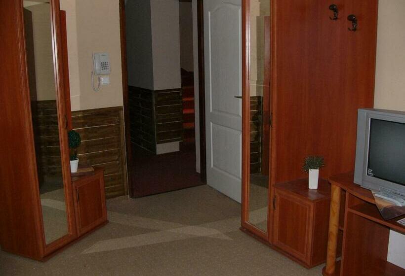 غرفة قياسية, Abszolút Hotel és Panzió