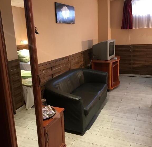 غرفة قياسية, Abszolút Hotel és Panzió