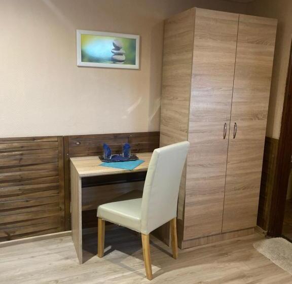 غرفة قياسية, Abszolút Hotel és Panzió