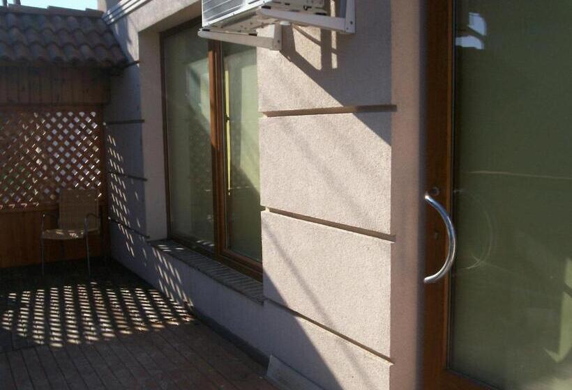 Апартаменты 2 Спальни, Abszolút Hotel és Panzió