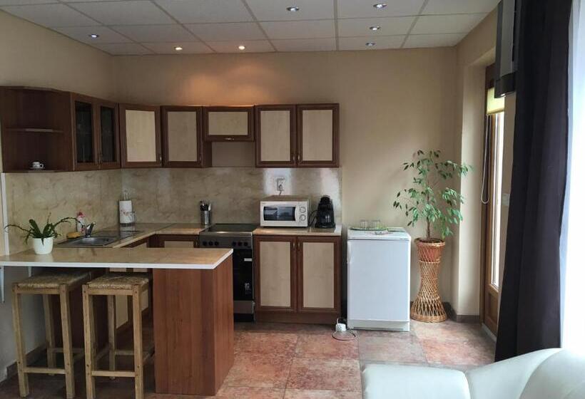 דירת שני חדרים, Abszolút Hotel és Panzió