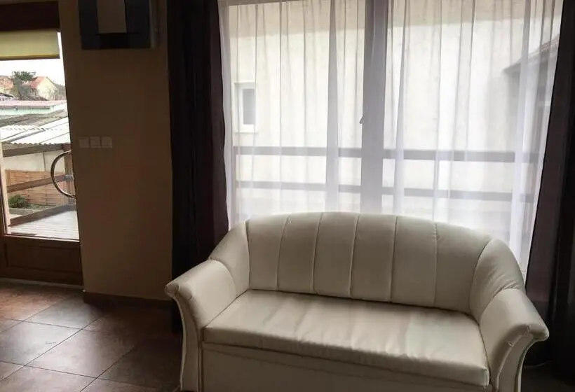 2ベッドルームアパートメント, Abszolút Hotel és Panzió
