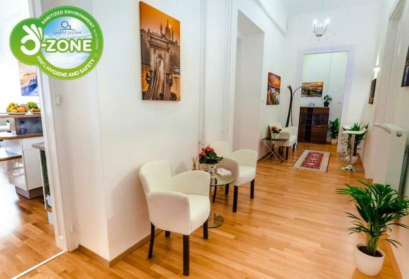 اتاق کلاسیک, Anabelle Bed And Budapest