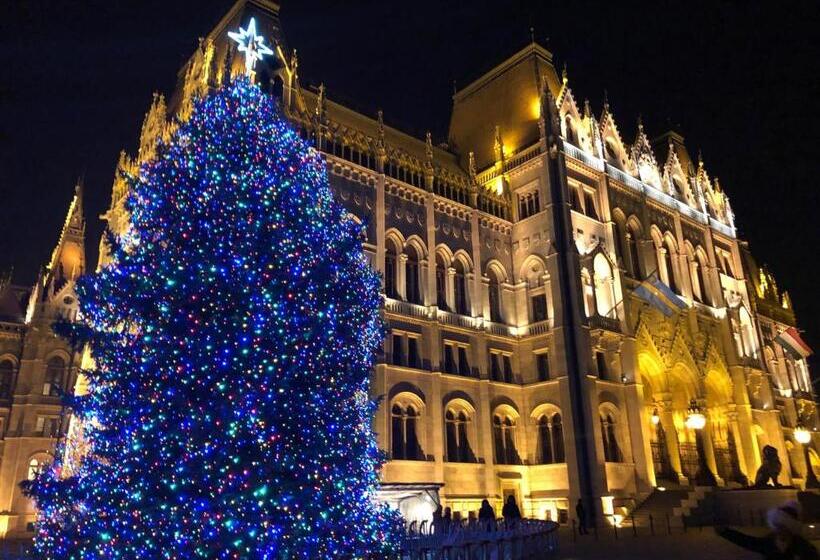 اتاق کلاسیک, Anabelle Bed And Budapest