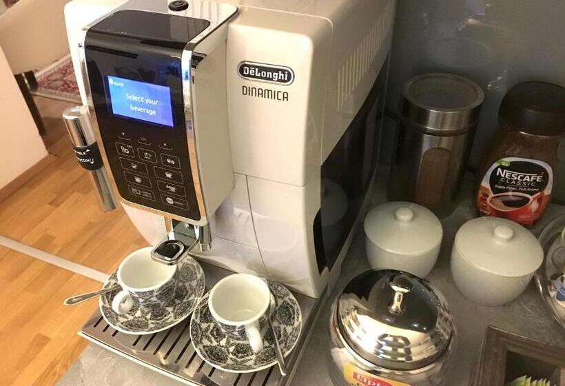 اتاق کلاسیک, Anabelle Bed And Budapest