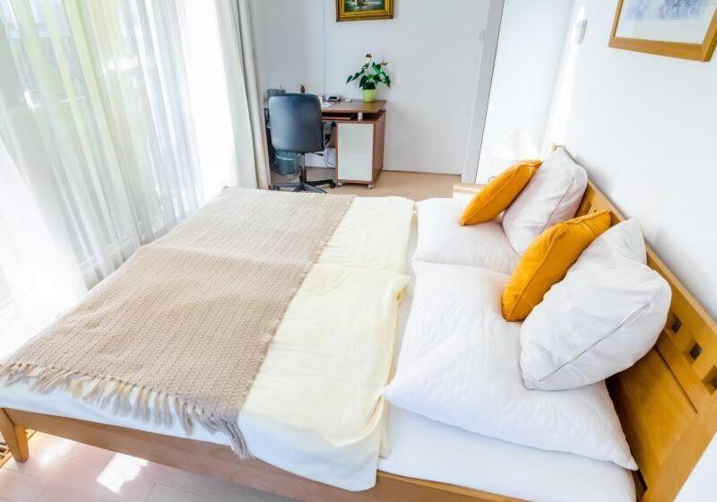 1 Bedroom Penthouse Apartment, Anabelle Bed And Budapest