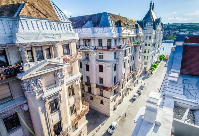 اتاق سوپریور سه تخته, Anabelle Bed And Budapest