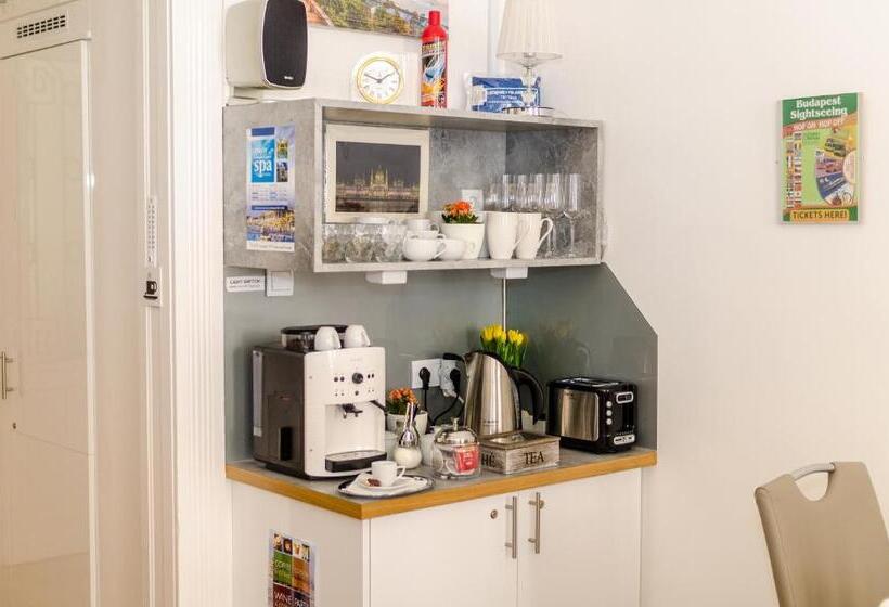 اتاق سوپریور سه تخته, Anabelle Bed And Budapest