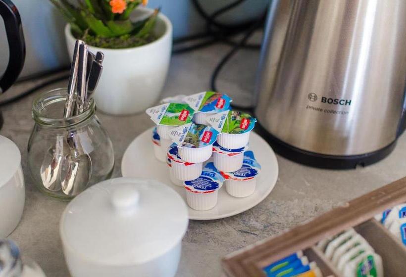 اتاق لوکس, Anabelle Bed And Budapest