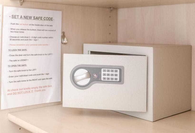 اتاق لوکس, Anabelle Bed And Budapest