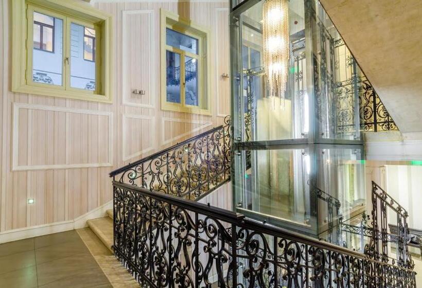 1 Bedroom Penthouse Apartment, Anabelle Bed And Budapest