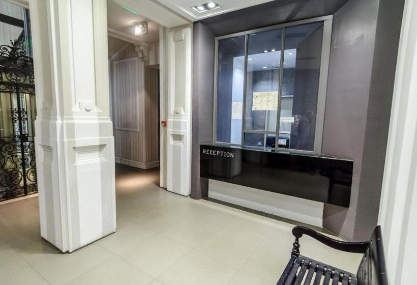 1 Bedroom Penthouse Apartment, Anabelle Bed And Budapest