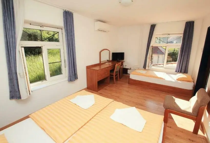 اتاق استاندارد سه نفره, Aquilo Hotel Panoráma