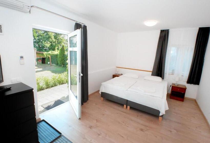 标准三人间, Aquilo Hotel Panoráma