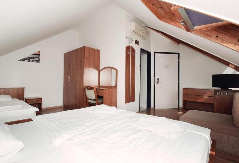 Номер Стандарт Трехместный, Aquilo Hotel Panoráma