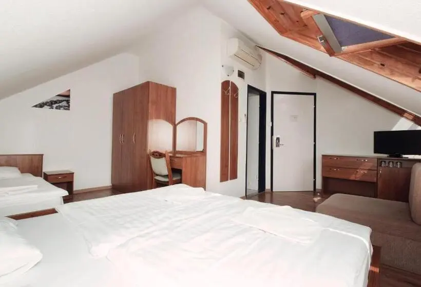 اتاق استاندارد سه نفره, Aquilo Hotel Panoráma